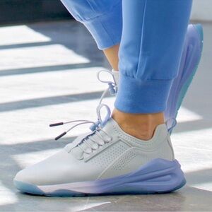 Clove nursing shoes in gray matter